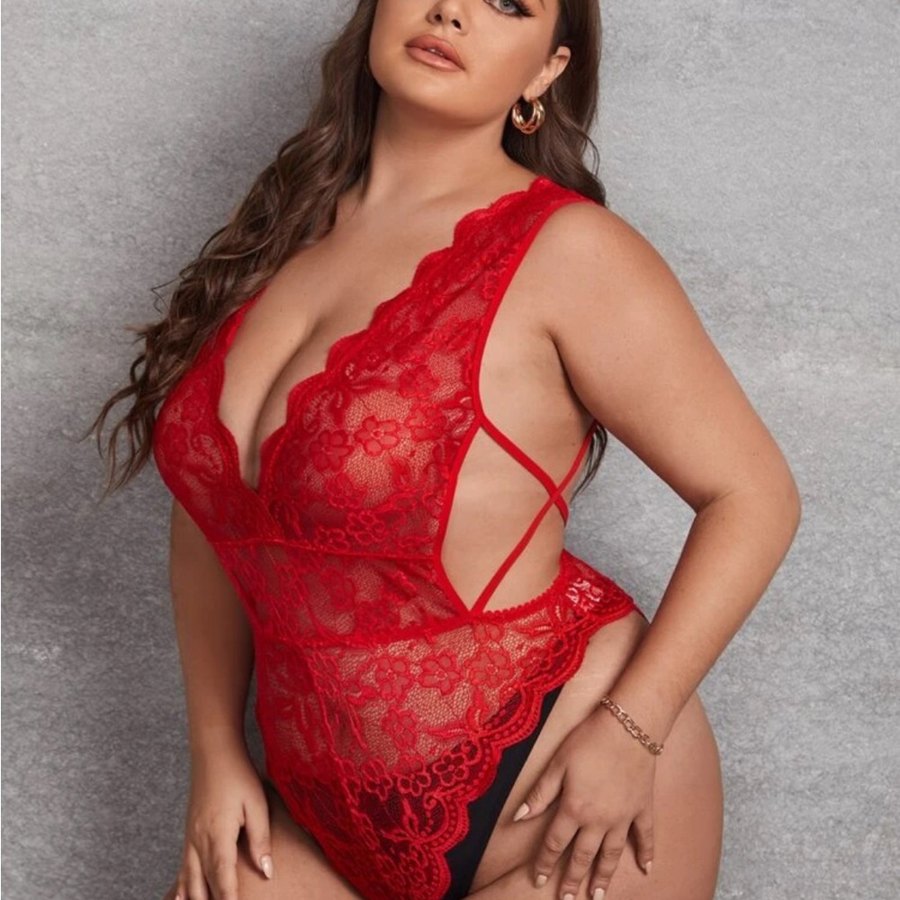 Plus Floral Lace Scallop Trim strappy 
Teddy Bodysuit 1x valentines day!!